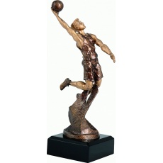 Odlievaná figurka basketbal